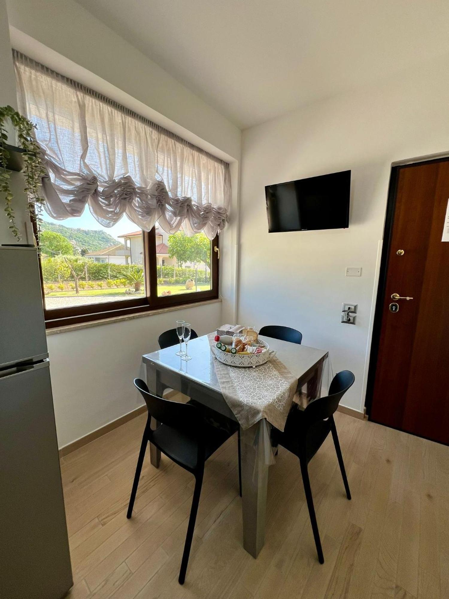 A Casa Di Ale Apartment Santa Maria di Castellabate Bagian luar foto